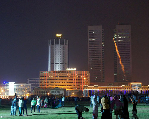 colombo night in gallface